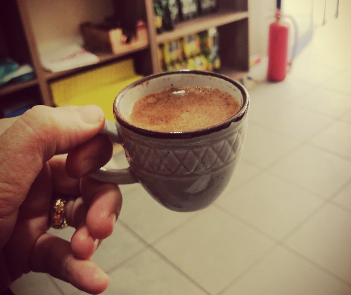 Sebbi_1907's tweet image. Tütüncü Dükkanında #Online 🤪 #BiKahve ☕