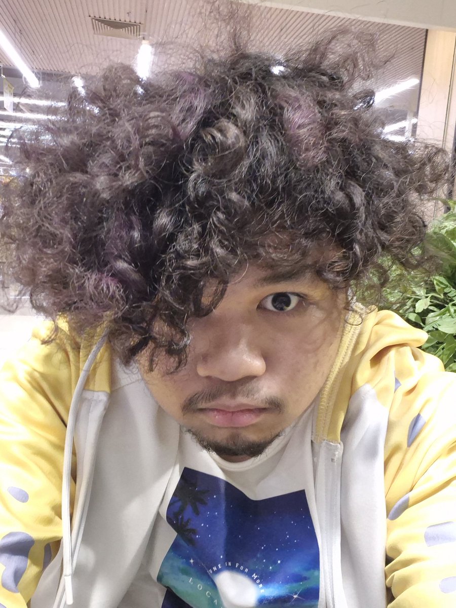 indigorickyyy's tweet photo. my hair be alllll poofed up now https://t.co/MRn5Au53Zf