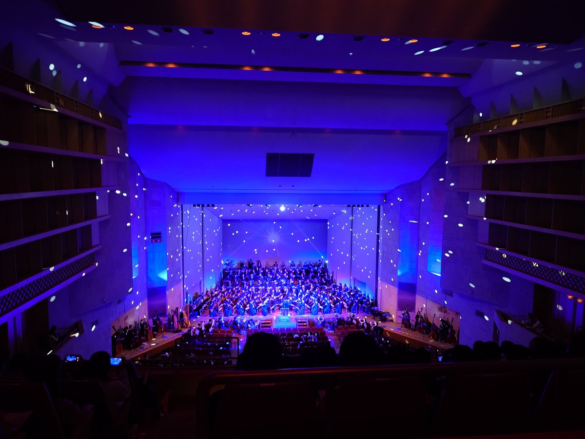 atnk86's tweet photo. 大阪桐蔭高等学校吹奏楽部の魚津公演を聴きに、魚津市の新川文化ホールへ。
今年も北陸まで来ていただき、本当にありがとうございました。来年は5/1予定とのことで楽しみ😌明後日の金沢公演も聴きに行きます！

皆さん本当に素晴らしいけど、個人的にエルザと子どもシンバ(ハクナマタタグループ)、ブラボー👏
そして、コントラバス8人はアツい