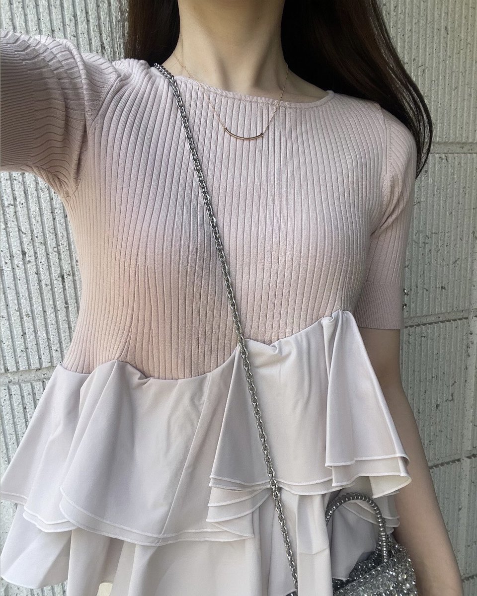 schaaan____'s tweet image. アプワイザーリッシェのペプラム、花びらみたいにひらっと広がってかわいい🌷♡
@apuweiser_official
#apuweiserriche #アプワイザーリッシェ　#gift