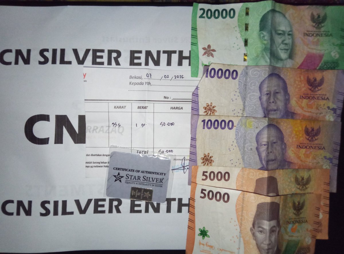 CNstores's tweet photo. The latest silver spot price is US$75.18 / Oz.
Official local price of silver here is approximately Rp.47,500.- per gram.

Harga resmi perak per gram di website Antam sekitar 47rb-an namun di banyak toko dijual jauh di atas Rp.50.000,-/g https://t.co/4TIFfzl3WO