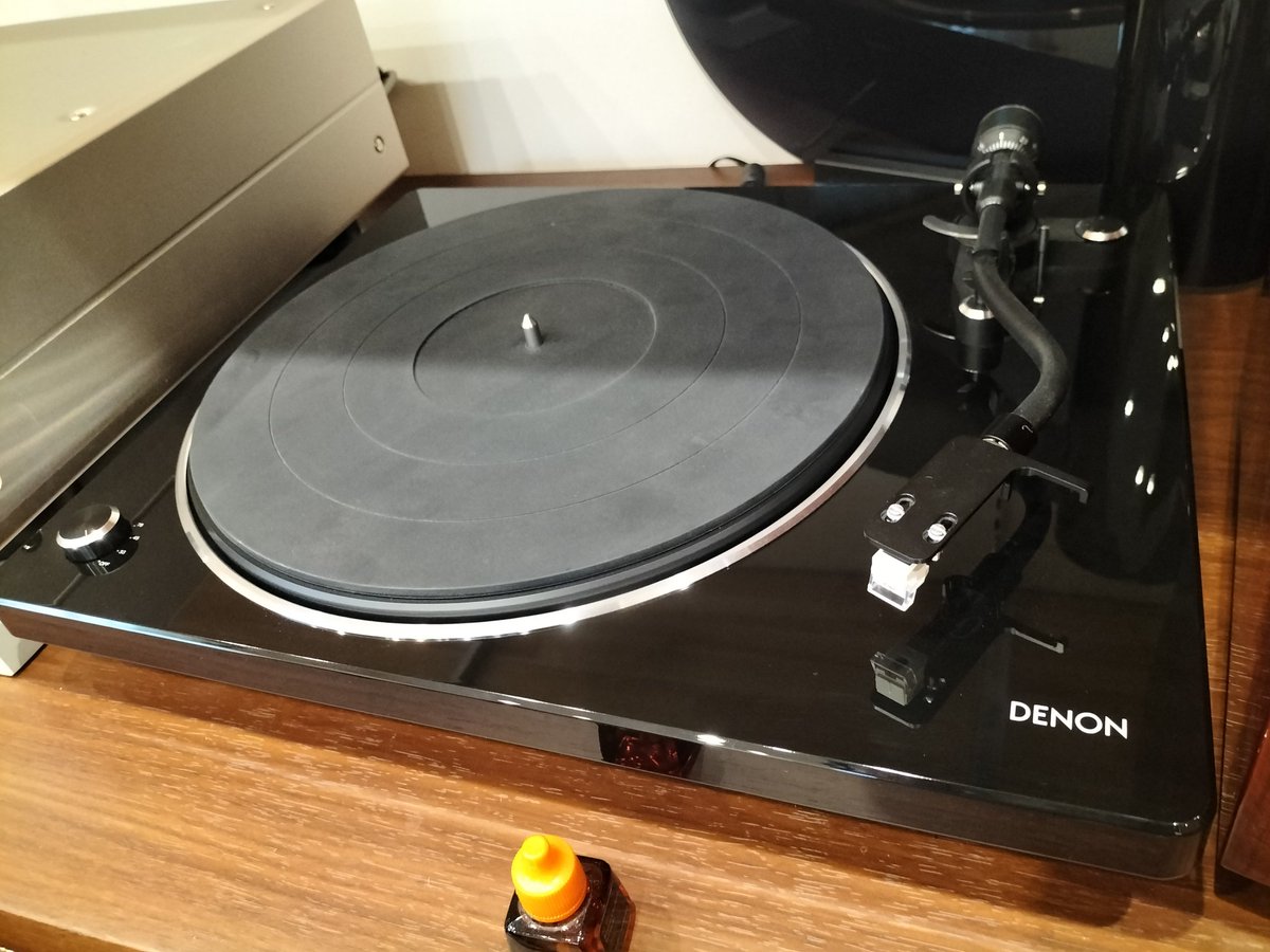 audioassist3678's tweet photo. 他のレコードプレーヤーとの
聴き比べ♪もできます👍️
何が違うの？どう違うの？
を実際にご試聴いただけます☺
耳👂️の肥やしに…
#GOLDNOTE #PIANOSA
#DENON #DNP3000NE
#DP500BT #DP400 #レコード https://t.co/E2Lg0whEmo
