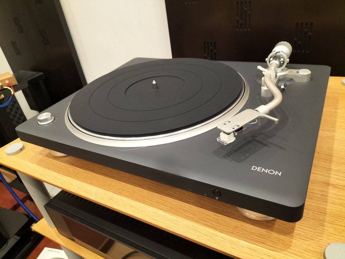audioassist3678's tweet photo. 他のレコードプレーヤーとの
聴き比べ♪もできます👍️
何が違うの？どう違うの？
を実際にご試聴いただけます☺
耳👂️の肥やしに…
#GOLDNOTE #PIANOSA
#DENON #DNP3000NE
#DP500BT #DP400 #レコード https://t.co/E2Lg0whEmo