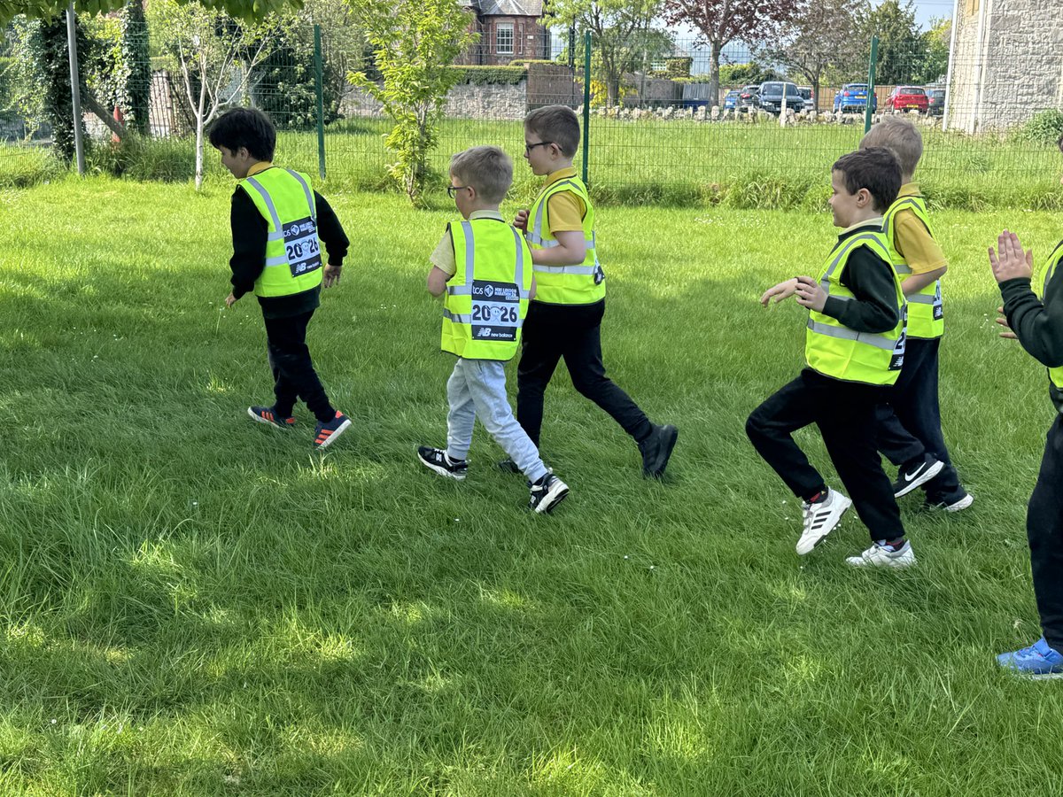 stasaphvp's tweet photo. 🦋 We completed the London School Mini Marathon 🇬🇧👏 Huge well done to everyone – you were AMAZING! 🌟💪 So much fun, energy and big smiles all the way! 😄 #VPHC https://t.co/tlgTm9dyyW
