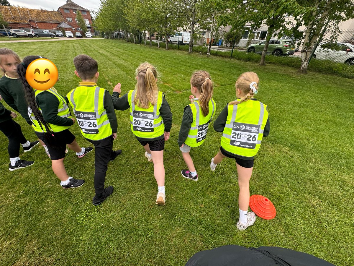 stasaphvp's tweet photo. 🦋 We completed the London School Mini Marathon 🇬🇧👏 Huge well done to everyone – you were AMAZING! 🌟💪 So much fun, energy and big smiles all the way! 😄 #VPHC https://t.co/tlgTm9dyyW