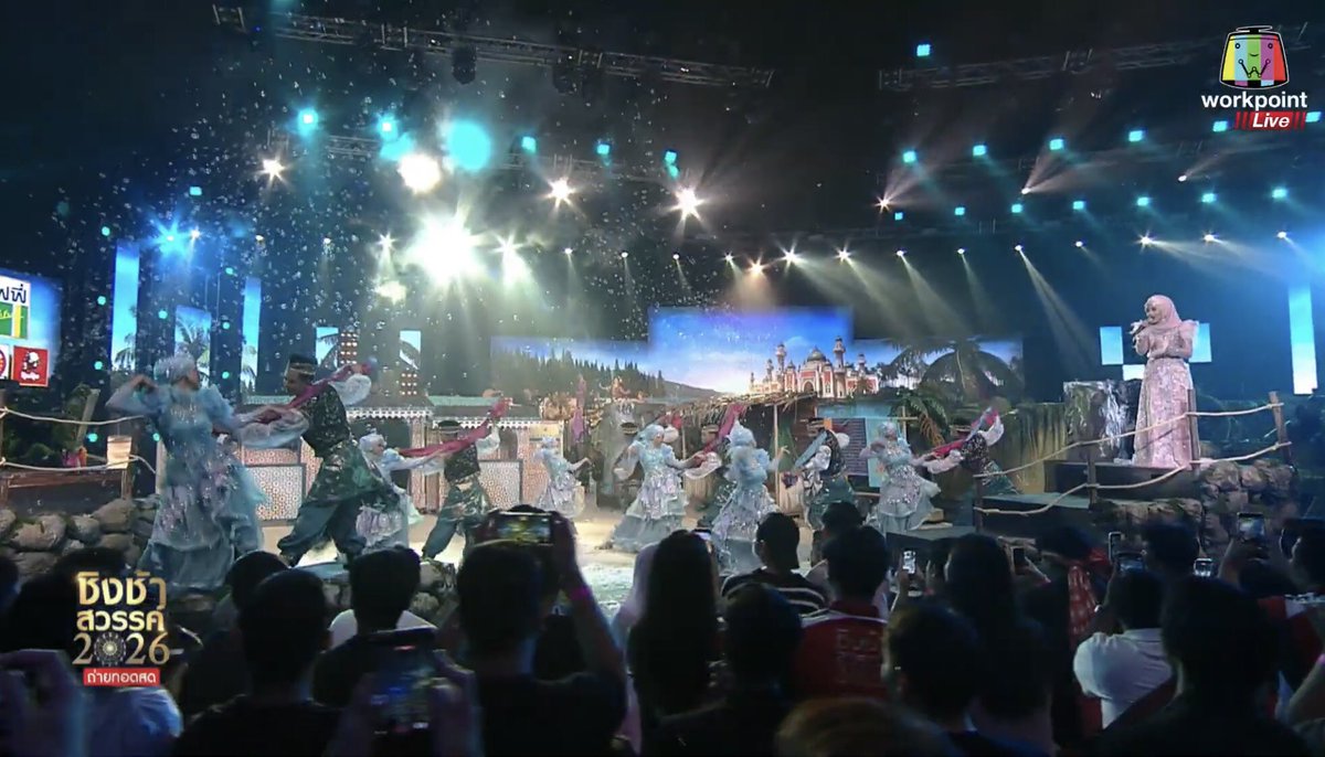 nexnane_'s tweet photo. ท.5 เลือกเพลงดีมาก เพลงถนัดของจริง ทุกอย่างมันลงตัว ท่อนเสริมภาษาสวย ไม่ขัด ถึงไม่เข้าใจก็เถอะ แล้วเสียงนักร้องคือไม่มีตก ดนตรีเรื่อย ๆ ช่วงพายุไม่ค่อยตื่นเต้น ช่วงกลางดนตรีเบา ๆ แดนเซอร์ดีมาก ได้เห็นท่ายากมากขึ้น ลายสวย เคลื่อนไหวมีจริต ชุดส่ง ฉากสวย #ชิงช้าสวรรค์2026 https://t.co/iWF9o2Gm9p