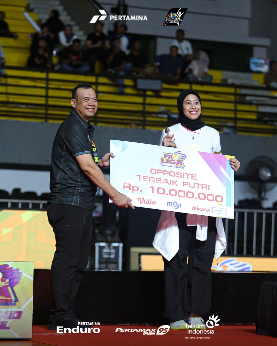 JPEVolley's tweet photo. Ini bukan cuma tentang menang, tapi tentang perjalanan yang akan selalu kita kenang 🏆✨

Terima kasih sudah selalu ada di setiap langkah kami.
Yuk terus dukung dan rayakan kemenangan ini bareng-bareng! 💙🔥

#JuaranyaIndonesia
#jpevolley #pertaminaenduro #proliga2026 #volleyball https://t.co/wvHR3b4Xga