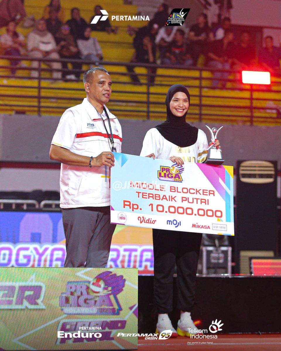 JPEVolley's tweet photo. Ini bukan cuma tentang menang, tapi tentang perjalanan yang akan selalu kita kenang 🏆✨

Terima kasih sudah selalu ada di setiap langkah kami.
Yuk terus dukung dan rayakan kemenangan ini bareng-bareng! 💙🔥

#JuaranyaIndonesia
#jpevolley #pertaminaenduro #proliga2026 #volleyball https://t.co/wvHR3b4Xga
