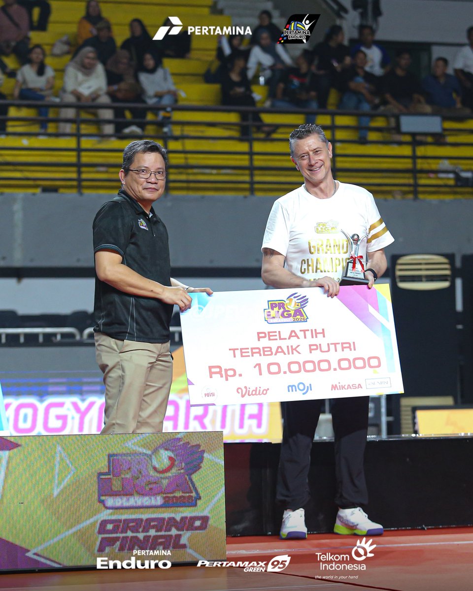 JPEVolley's tweet photo. Ini bukan cuma tentang menang, tapi tentang perjalanan yang akan selalu kita kenang 🏆✨

Terima kasih sudah selalu ada di setiap langkah kami.
Yuk terus dukung dan rayakan kemenangan ini bareng-bareng! 💙🔥

#JuaranyaIndonesia
#jpevolley #pertaminaenduro #proliga2026 #volleyball https://t.co/wvHR3b4Xga