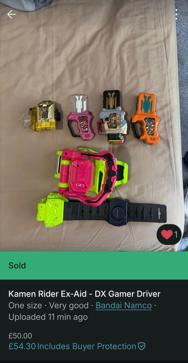 BagelsForAll's tweet photo. A Gamer Driver plus an insane gashat set got listed for a good price and IMMEDIATELY got bought out by the SAME guy bro I genuinely hate resellers so much 🫩🫩🫩 https://t.co/Oor4XSdVzd