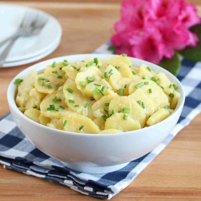 marillion13's tweet image. I´ll go offline for lunch now, for the second &amp;amp; last portion of vegan potato salad Swabian style, I´ll only add a chopped onion and some indivia salad stripes, like mom´d done in winter.
"See you laters, alligators"
💖💖💖
daringgourmet.com/restaurant-sty…