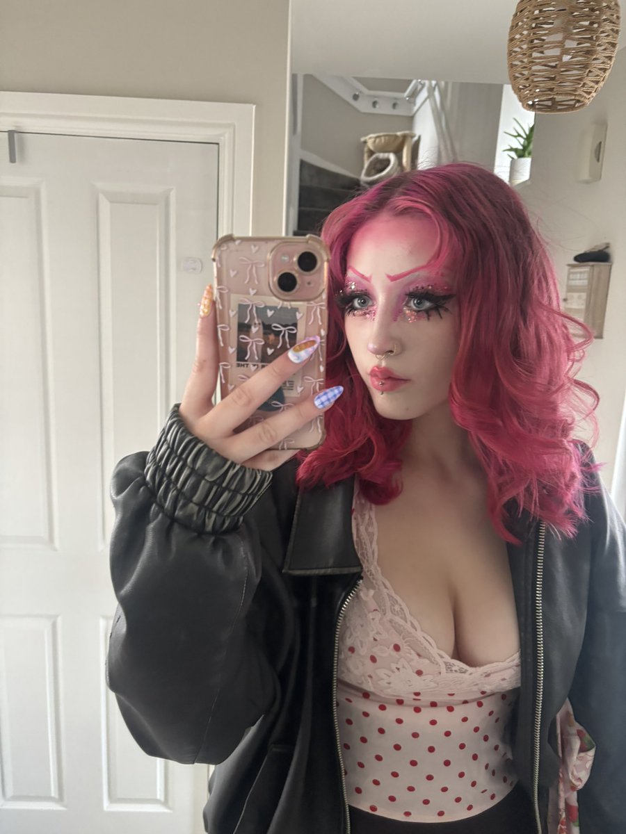 rebelwithoutaclue 🧷🦷 #teamdawn tweet media