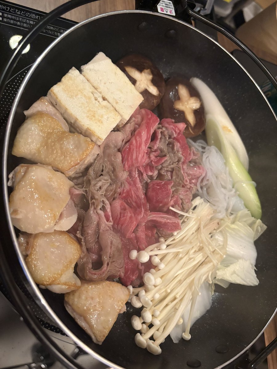 asasho1219's tweet photo. すき焼き🤤 https://t.co/QfJLeT1Tr7