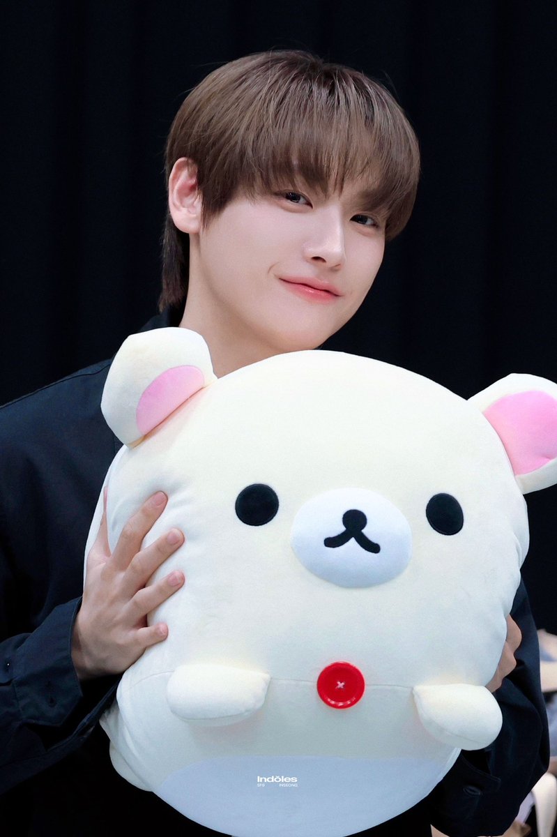 Indoles712's tweet photo. 260427 디마뮤

#인성 #김인성 #INSEONG #インソン #SF9
@SF9official https://t.co/ml3z5WuIYh