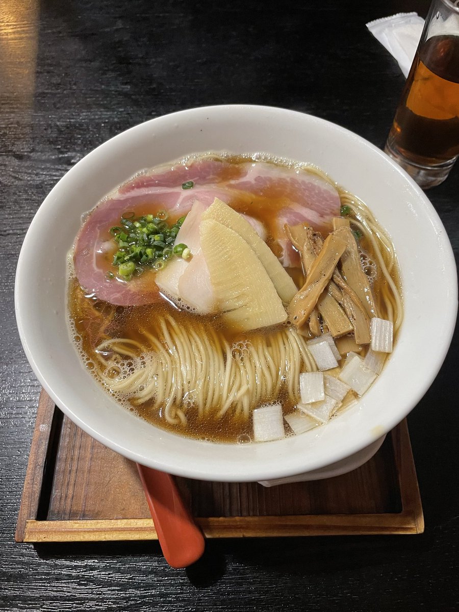 _BA_YA_SHI's tweet photo. 宇都宮市
麺栞みかさ
イカ煮干し醤油そば+替え玉+シーズニングローストポーク丼
計1600円

イカの旨味たっぷりスープ超うめぇ〜🦑
山椒を入れるとまた違うスープに変わりビックリ🫢
両方美味くておかわりしたい気分になるよ🍜
ローストポーク丼は文句無しの美味さに感動です🥹

本日もご馳走様でした🍜 https://t.co/PX4Dlb1H7I