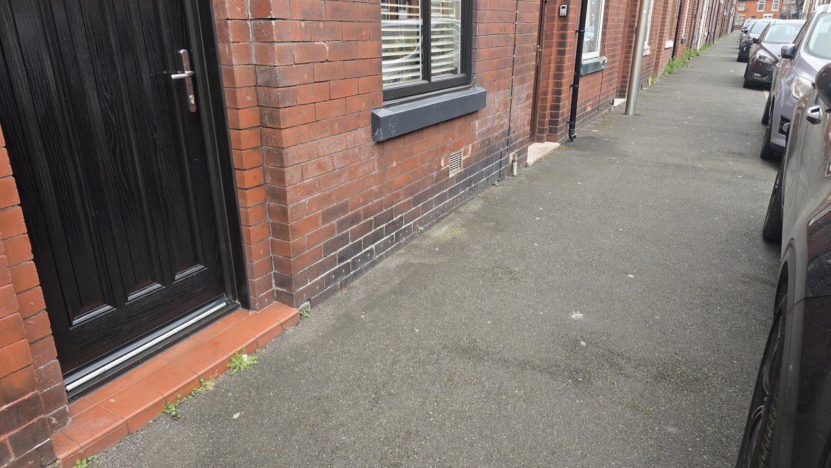 caddymart's tweet photo. @SHEIN_Official This isn’t delivery, it’s abandonment!! Left on my street in full view for hours whilst we were at work. Now gone.
Section 29 Consumer Rights Act 2015: still your responsibility until in my possession.
Fix this!! #Shein #DeliveryFail #OnlineShopping #ParcelTheft https://t.co/BO7WRD50TE