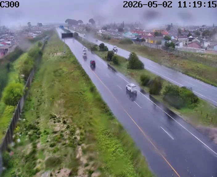 CapeTownFreeway's tweet image. Rain over greater part of Cape Town, Maintain safe following distance and Switch on headlights. #BeTheChange