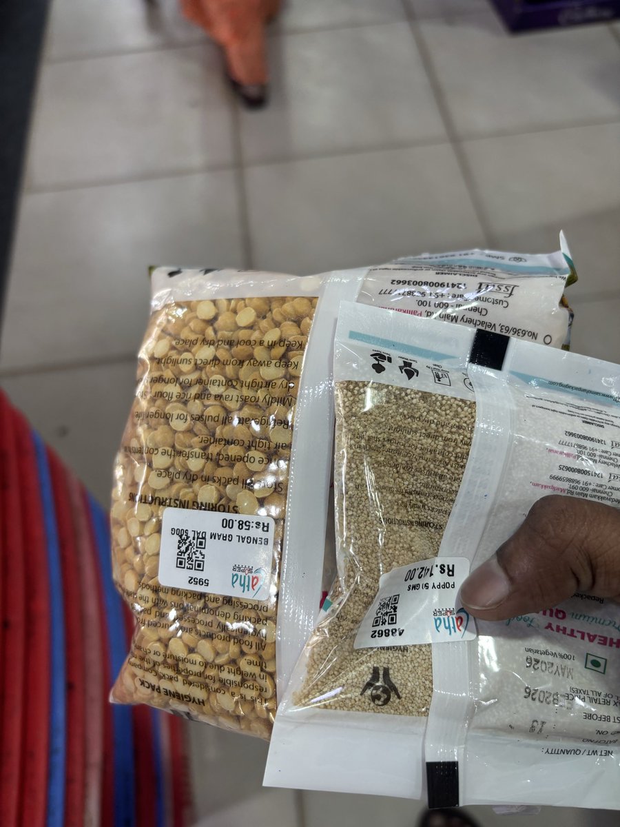 Dinesh233Aadhi's tweet image. This is unacceptable. Requesting immediate action from food safety authorities.

#FoodSafety #ConsumerRights #Chennai