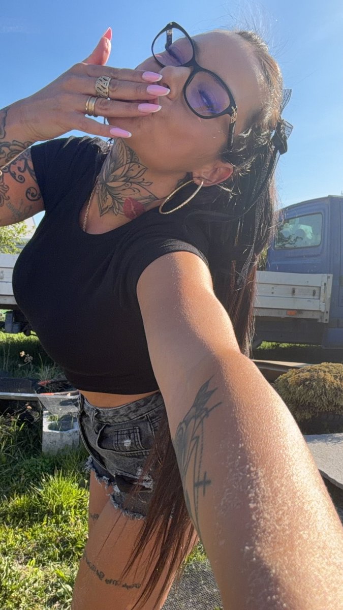@Queenwładzy tweet media