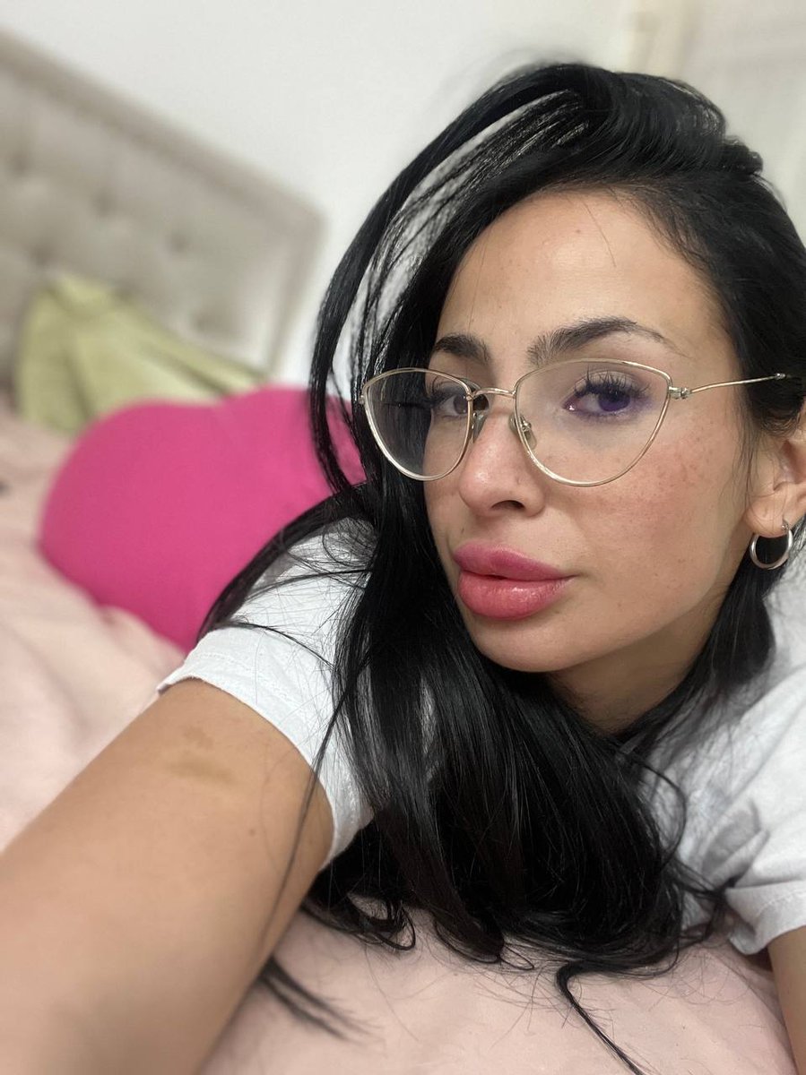Sabrina tweet media