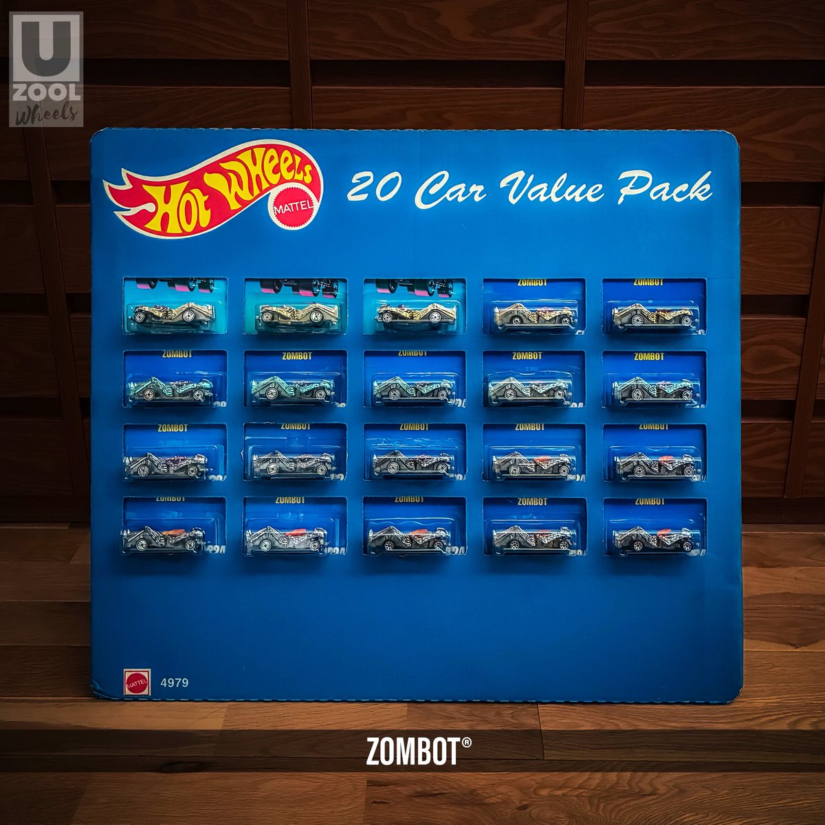 U_ZOOL_WHEELS's tweet photo. 20 CAR VALUE PACK
・・・の台紙😝
先ほどオールサンズのセールで買ってきたので、早速ゾンボットを入れてみました。
ブルーカード版が足りなかったので、一部がスピードデーモンズ版なのが残念。新たな目標ができました。
#HotWheels #ホットウィール #Diecast #ミニカー #ZOMBOT #ゾンボット https://t.co/7JUqeKkK3g