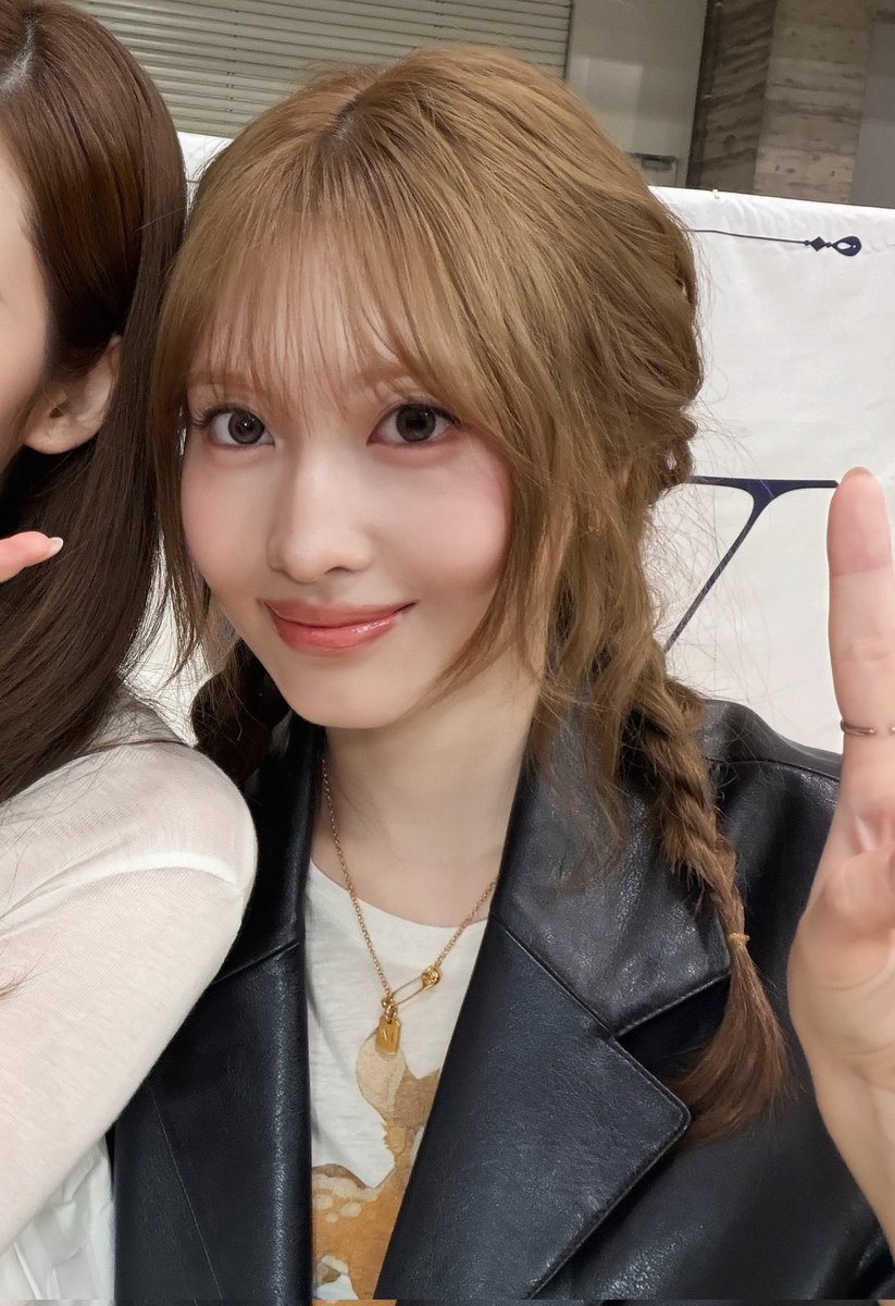最近のモモりん 三つ編みにハマってるみたいで 可愛いすぎる😍 ＃Momo