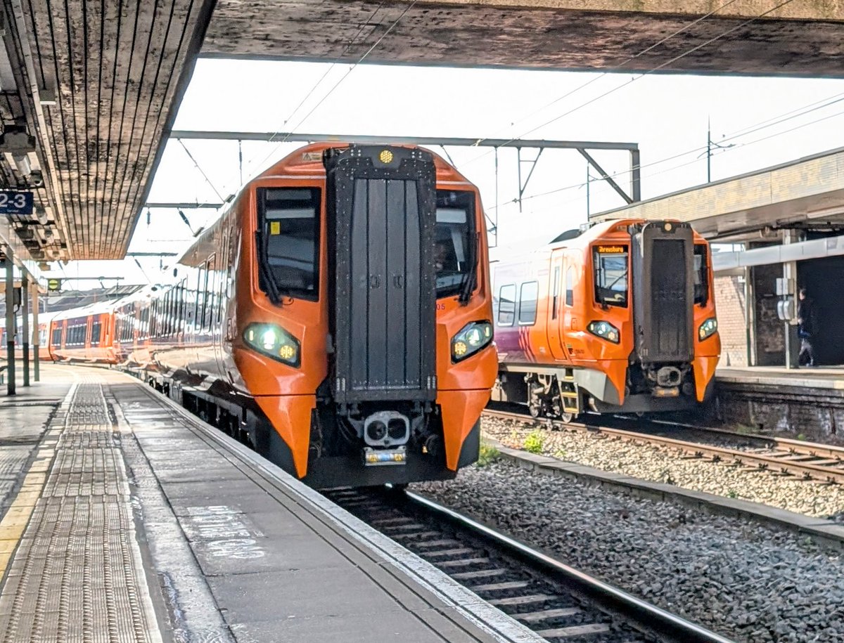 DownOnTheStour's tweet photo. One last adventure before heading to foreign shores? Sign me up ✍️

Day out with little one so we're headed westbound on required 805013 so let's get this day started 🙌

#DOTS #trainphotography #railwayphotography #class66 #evero #CAF #crewe #required https://t.co/oPIwtgEGdC