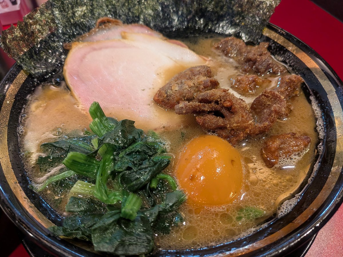 masahiday's tweet photo. 2026.4.29(wed)「#我道家 #無鉄砲」

友人とお昼と夜でラーメンをはしごしました

関西で一番美味しいと思う家系ラーメンと濃厚豚骨ラーメンを食べました

友人は昼も夜もラーメンが濃厚すぎて、体調崩してました

僕はまだまだ気持ちは学生なので全然大丈夫です

#ラーメン #らーめん #家系 #豚骨 https://t.co/5Y3O9Crgp3