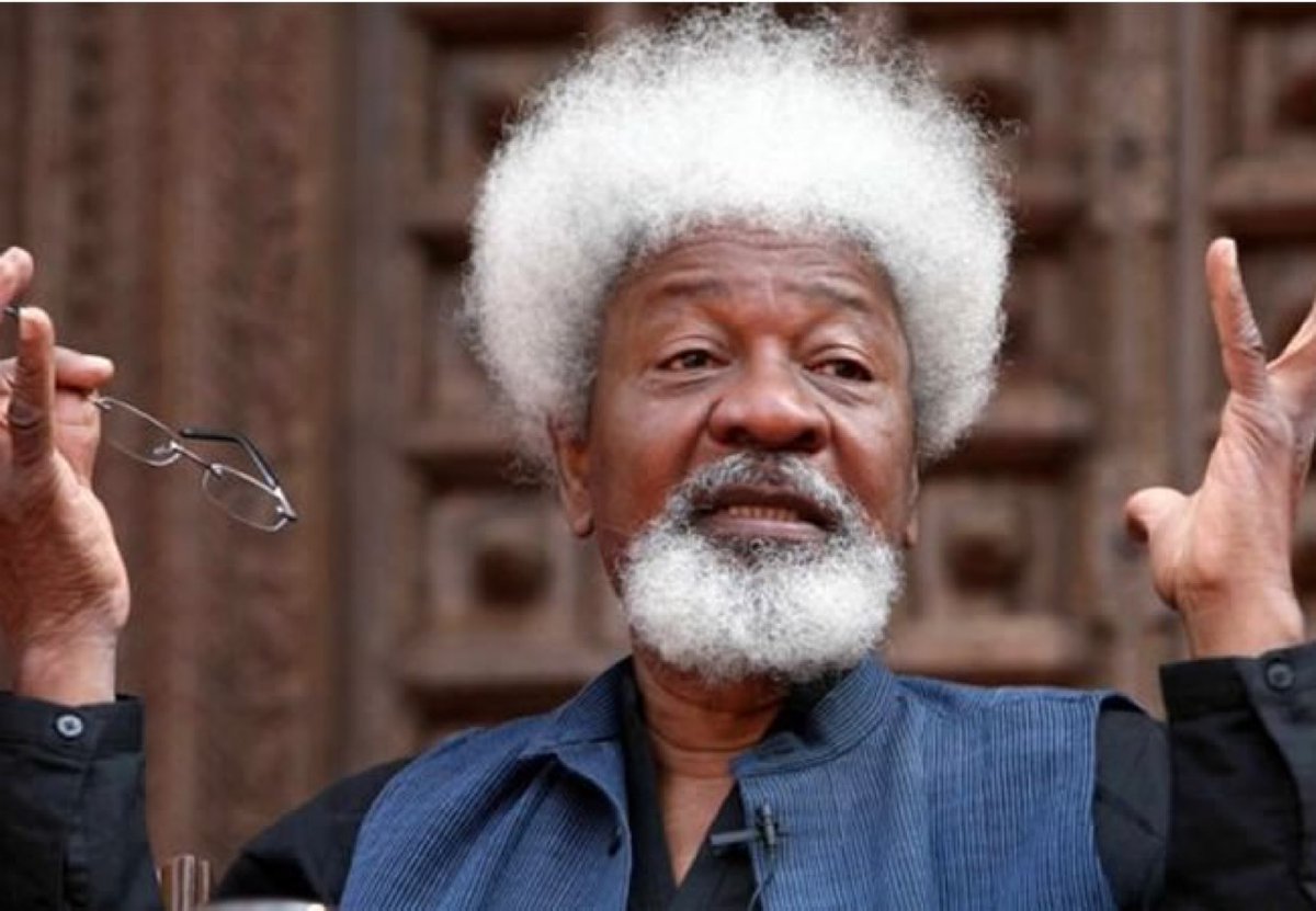Orainge247's tweet photo. If sentiments even deludes writers who do read like Professor Wole Soyinka, then the Elf Ups in Nigeria can never be Overemphasized. 

I heard he took an okada ride lately due to his inability to fuel his car at ₦1400 per liter. 

What's shocking is his silence though! https://t.co/KrcjYIb2Xm