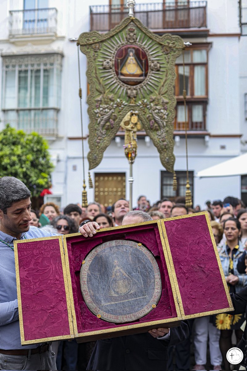 ProvinciaCofrad's tweet photo. 🔘 Pilas / Sevilla

Traslado del simpecado de Ntra. Sra. del Rocío a la Santa Iglesia Catedral de Sevilla para la función por el 375 aniversario de la estamos más antigua del simpecado.

Durante el trayecto de ida desde la Iglesia Colegial del Divino Salvador, se... https://t.co/2nWPhj9s5S