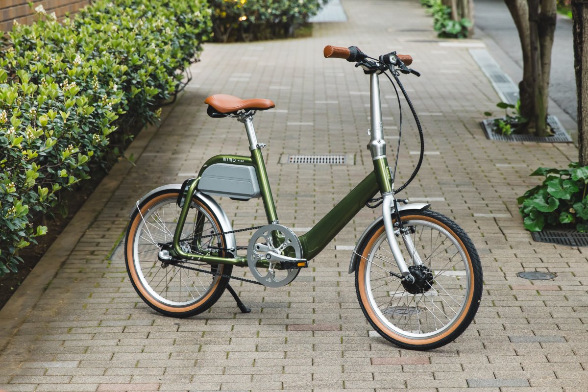 wimo_ebike's tweet photo. どのカラーにするか、迷ったら。

ショールームで人気なのが
「アレキサンドライト」

男女問わず選ばれています。

またぎやすいCOOZY Light
走行感を楽しめるCOOZY

カラーで選ぶ、というのもありです。
→https://t.co/t4y11FXrjm

#電動自転車 #ミニベロ #自転車選び #wimo https://t.co/mylC7dKelh