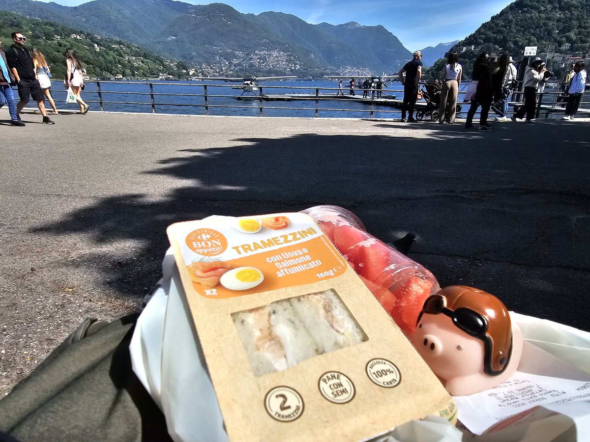 IdroRosso's tweet photo. なんかユーロがとんでもないことになってるので、スーパーでお昼ごはん買いました https://t.co/YMNukJfpYz