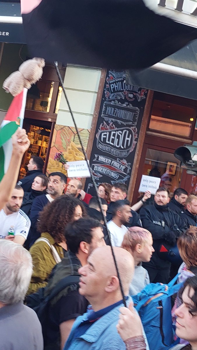 LegyCappLP's tweet photo. @evntide_tm lustig weil es wahr ist https://t.co/UDamI8RV0J