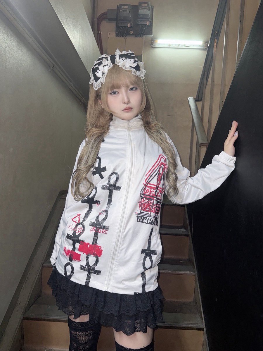 雀蜂　大阪アメ村 tweet media