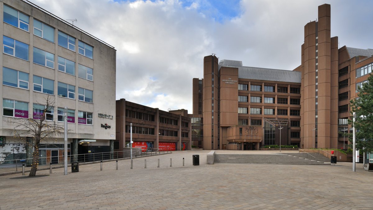 Liverpool1207's tweet image. #Liverpool OTD - 1984: The Queen Elizabeth II Law Courts are opened.....