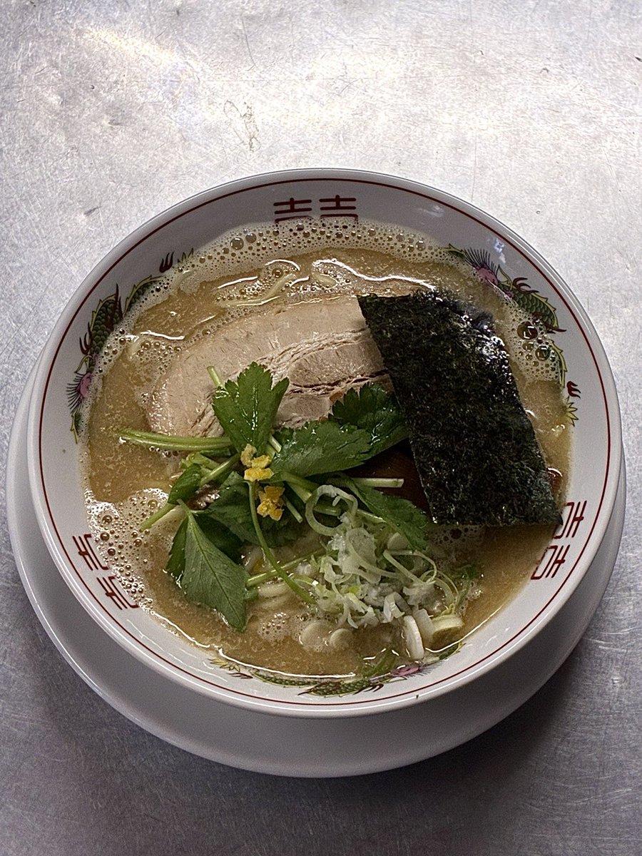 ryumenmarushige's tweet photo. 5/3より限定100食

【鍋底和ってりラーメン】¥950
※鶏白湯×煮干し、鯖、鰹節

お待ちしております。

柳麺 まる重 https://t.co/vVosL5uS9s