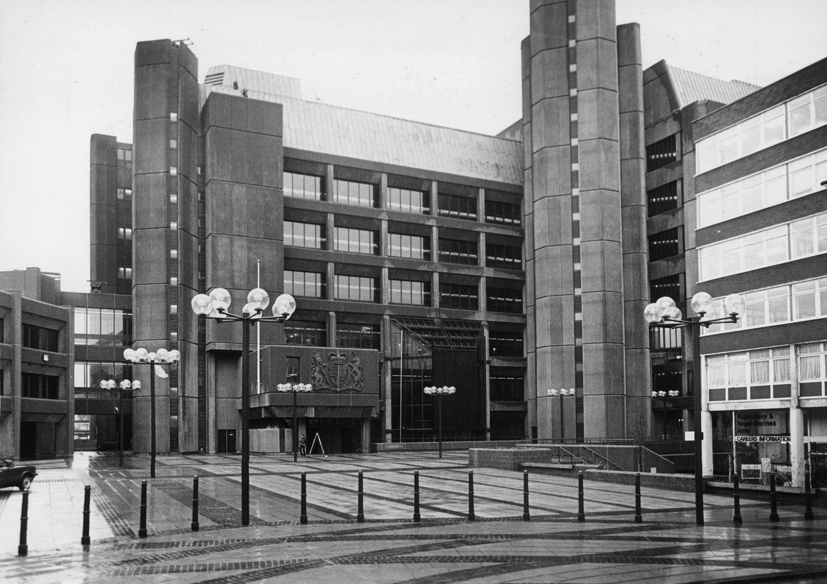 Liverpool1207's tweet image. #Liverpool OTD - 1984: The Queen Elizabeth II Law Courts are opened.....