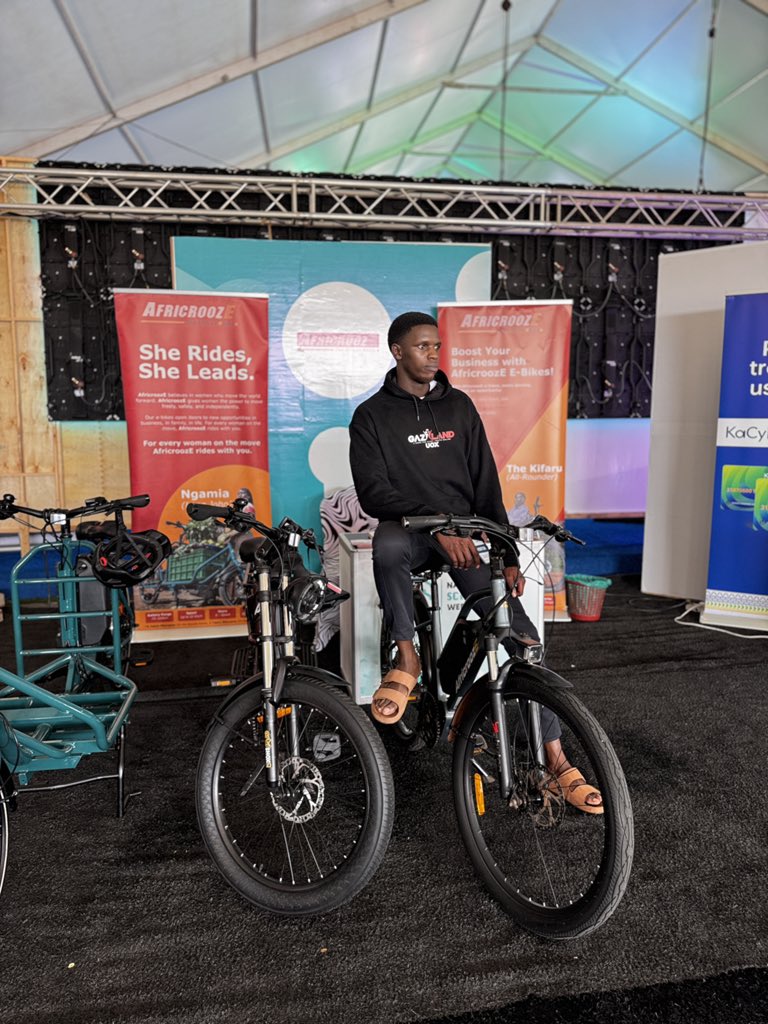 Africrooze_Ug's tweet photo. We’re at National Science Week, Kololo Independence Grounds 🇺🇬 Visit the AfricroozE stall to see our e-mobility options in action. Great having @keithnamu stop by 🙌 #STIWorksUg #NSWUg2026 #MadeInUganda #InnovationUg https://t.co/lG6eT0XrlZ