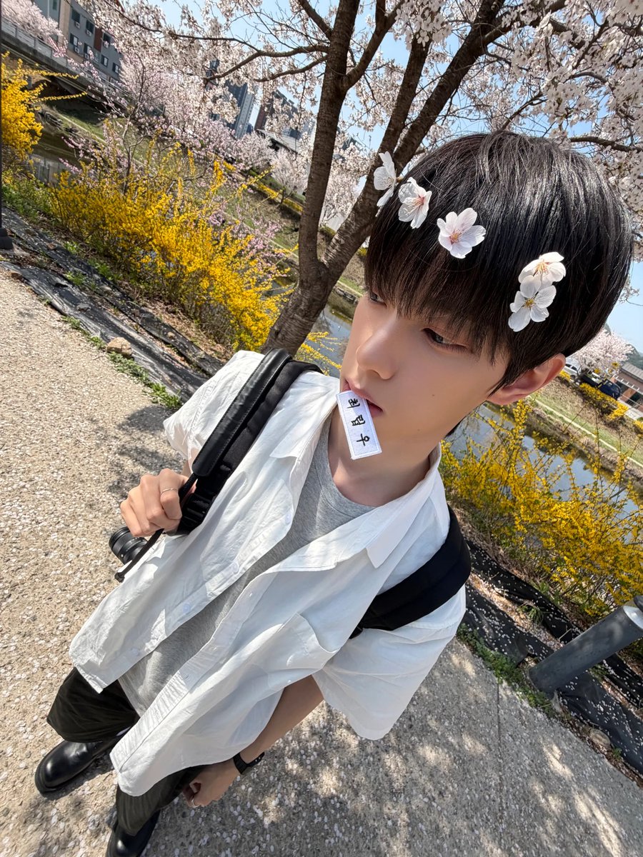♩ tweet media