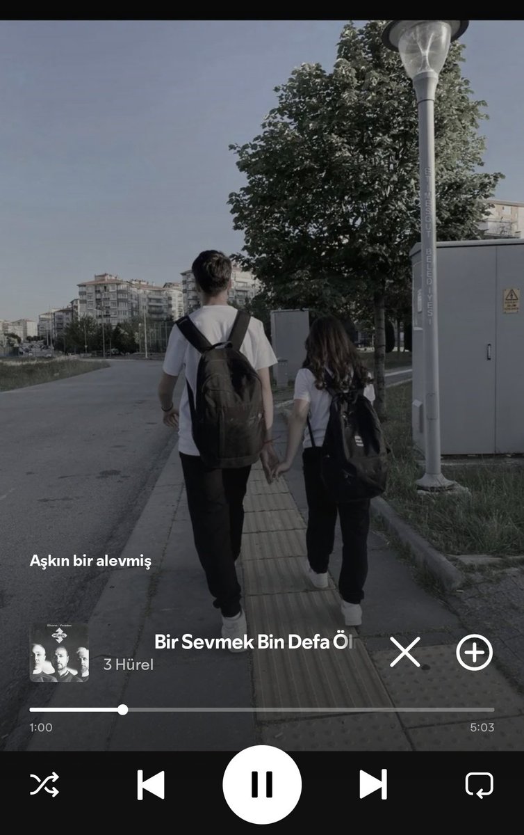 beyzaisd's tweet photo. Siz kimsiniz bilmiyorum ama şu ekrana uzun süre baka kaldım... https://t.co/bafsraTaX7