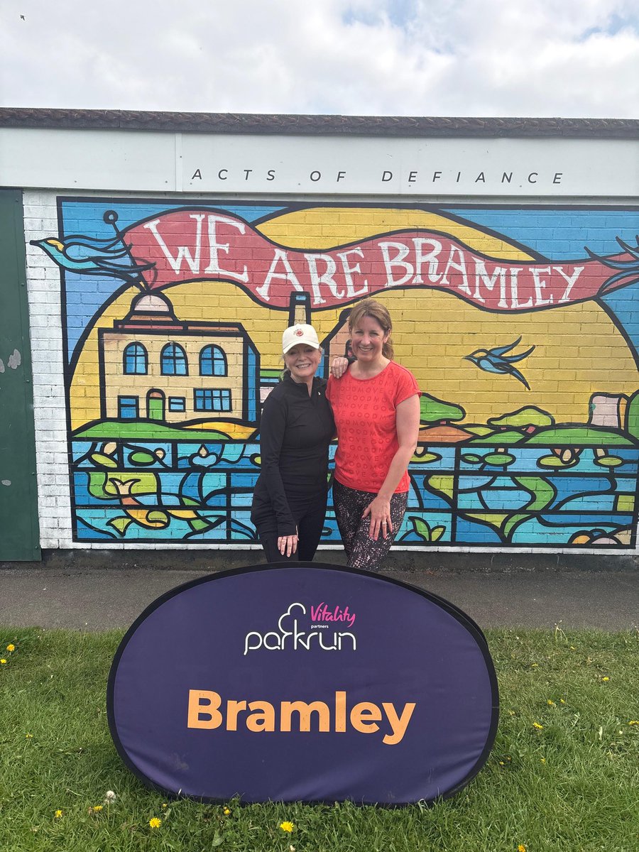 TracyBrabin's tweet image. Who doesn’t ❤️a @parkrunUK?

A fantastic way to kick off a Saturday morning! ☀️

A wonderful welcome from the Bramley parkrun family with @RachelReevesMP 🏃‍♀️

Now ready for campaigning! 🌹

@RachelforLWP #BeforeAndAfter