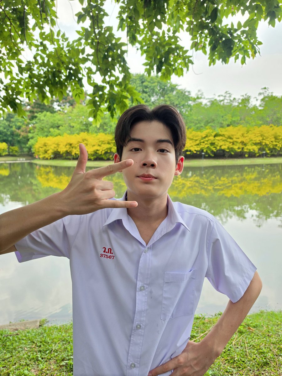 CCCseriesTH's tweet photo. มาคนเดียวหรอค้าบ         
                                 อ่อ.. มากับเพื่อนสนิท🙂‍↔️

#CCCเพื่อนสนิทระวังคิดไม่ซื่อQ19
#ClassCrushCrisis
#เพื่อนสนิทระวังคิดไม่ซื่อ https://t.co/Ql0WD5WrTp