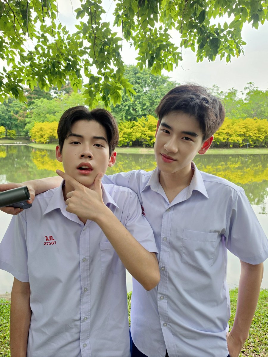 CCCseriesTH's tweet photo. มาคนเดียวหรอค้าบ         
                                 อ่อ.. มากับเพื่อนสนิท🙂‍↔️

#CCCเพื่อนสนิทระวังคิดไม่ซื่อQ19
#ClassCrushCrisis
#เพื่อนสนิทระวังคิดไม่ซื่อ https://t.co/Ql0WD5WrTp