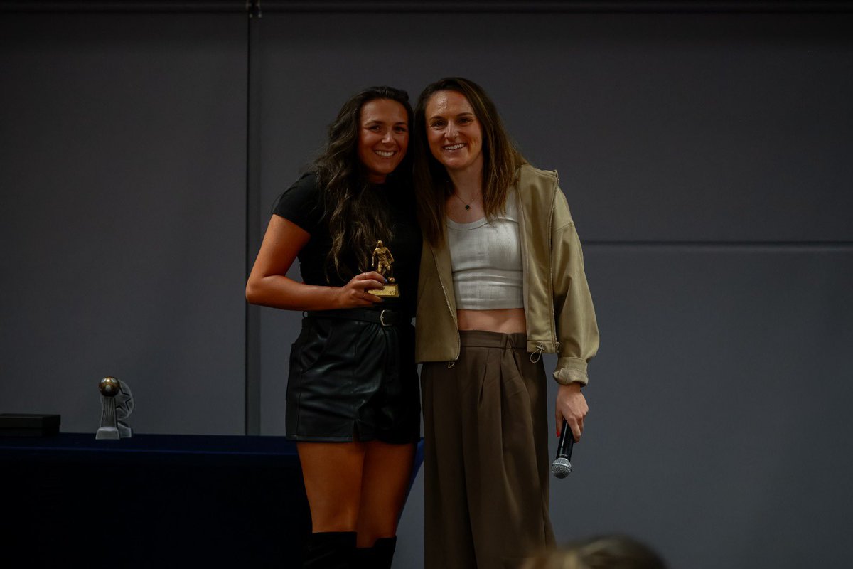 WCWomenFC's tweet image. Last night 🤩

#WCWFC #RISE