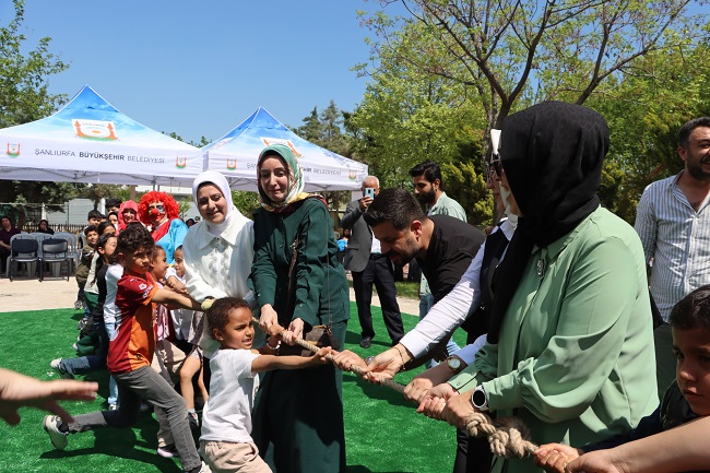 MİNİK KALPLER ŞENLİKTE DOYASIYA EĞLENDİ - Özurfahaber ozurfahaber.com/haber/15348/mi… <a href="/sanliurfabld/">Şanlıurfa Büyükşehir 🇹🇷</a>