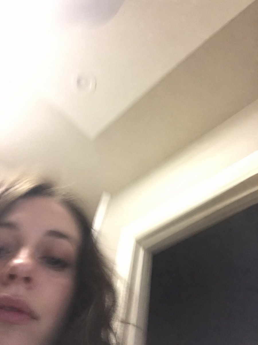 EsmeShelby tweet media