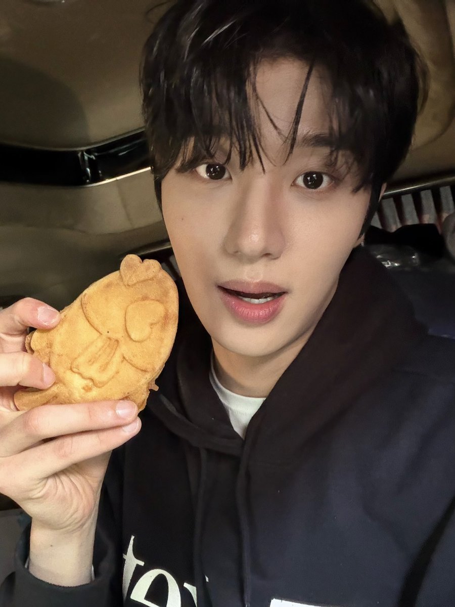zzangxys's tweet photo. 재원이랑 딸슈붕이 드디어 만낫어 🩵ㅁ🩵 https://t.co/e8dg9pAUxj