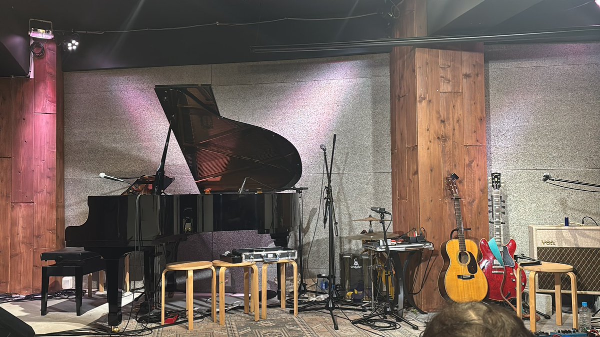 ほんこち②

#海羽 『#海羽フェス』<a href="/TGH_Ouji/">Tokyo Guesthouse Oji Music Lounge</a> 

このあと、夜の部開演…
昼の部のセトリはホントヤバかった！
気になる方は配信を買って下さいねぇ😁

昼とは被らぬセトリという事…
ワンマンLIVEに来たような感じ…

#坂本櫻
#Karin.