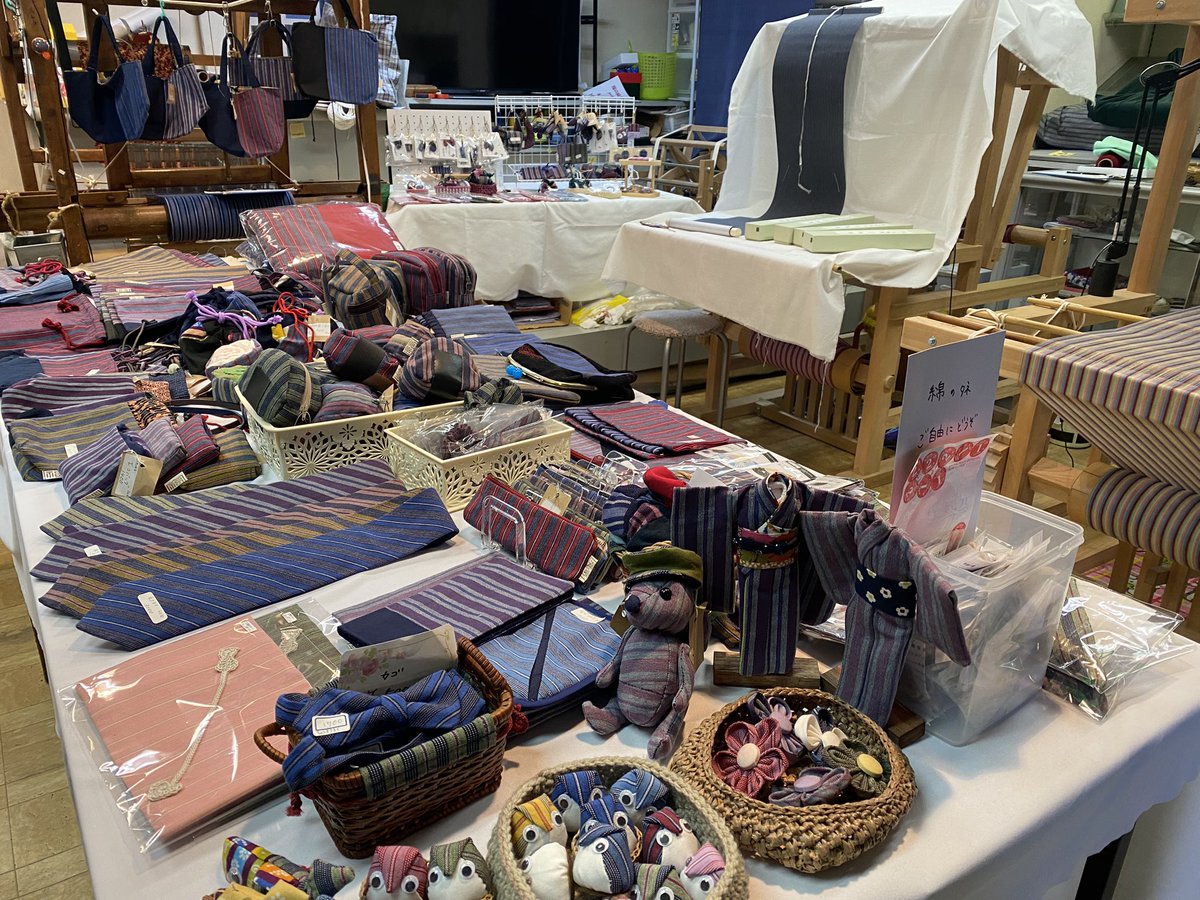 fukunojima's tweet photo. 福野縞SHOP 開店中！

今夜はお天気も良い感じ
お祭りついでにお越しくださいませ

#福野縞 #福野縞SHOP
#富山県 #南砺市 #福野
#福野夜高祭 https://t.co/zhSnQJs6Ag