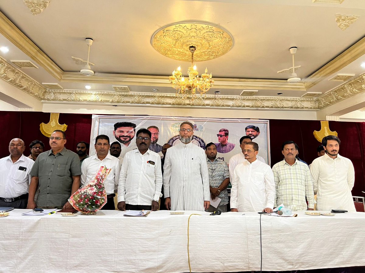 FahadAbdat's tweet photo. @aimim_national President Barrister @asadowaisi Sahab Addressed Praja Palana Pragati pranalika (90-Day Action Plan) program by the Government of Telangana at Kohinoor Function Hall, Chandrayangutta.

He highlighted key developmental works done on the representation of Aimim floor leader @akbarowaisii sahab and major welfare initiatives like new ration cards, old-age pensions, disability pensions & support for single women along with roads infrastructure and desilting works and new metro expansion.
